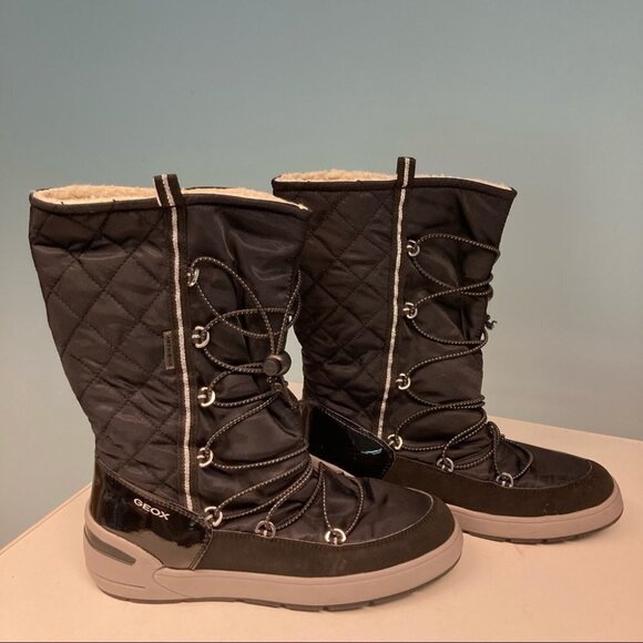 GEOX Sz 37 Sherpa Type Lined Moon Quilted  Adjustable Elastic Laces Boots - Picture 3 of 12